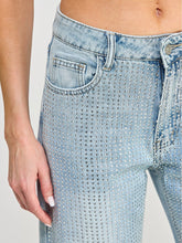 Cargar imagen en el visor de la galería, THE STUDDED DENIM