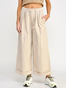 THE COOL KHAKI PANTS