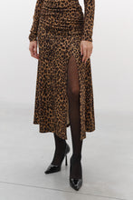 Load image into Gallery viewer, FALDA ANIMAL PRINT CON ABERTURA